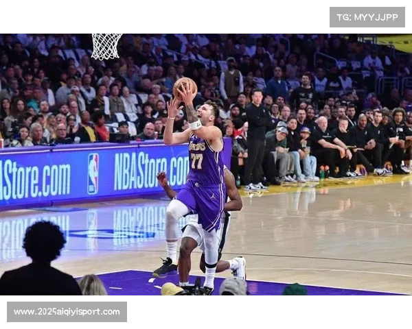 卡斯尔30+10+6，马刺末节顶住反扑击败湖人